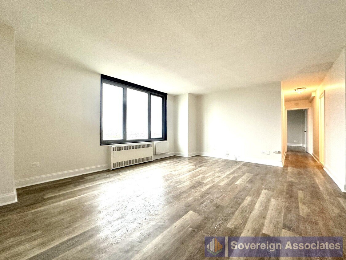Primary Photo - 3333 Broadway