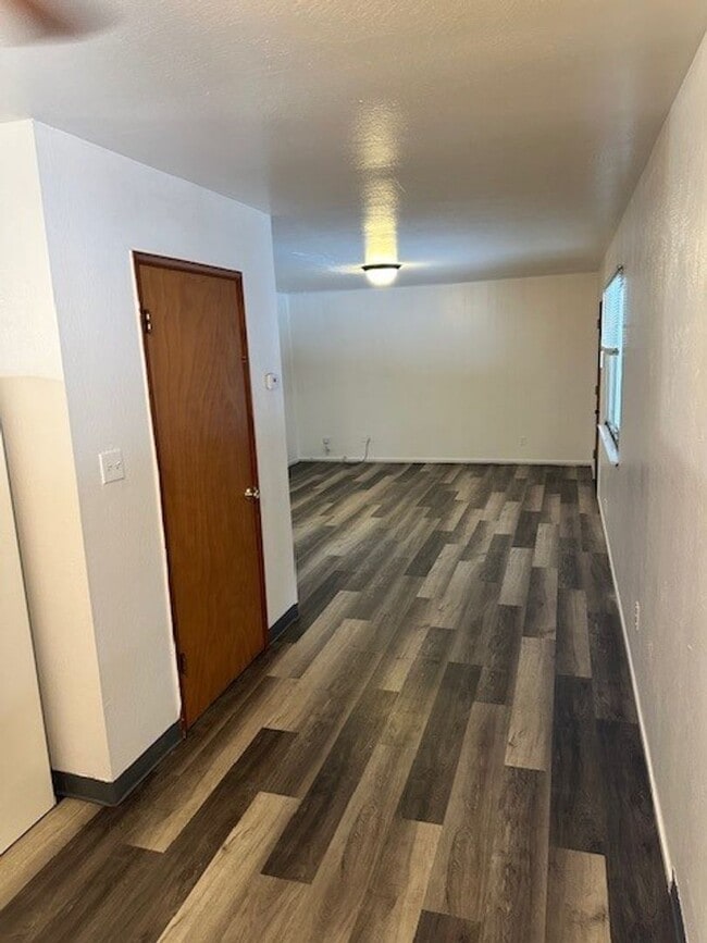 Building Photo - Cute 1Bd apartement in a 7 plex property! Call and inquire today!