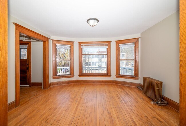 Building Photo - 405-407 W Main St - Duplex