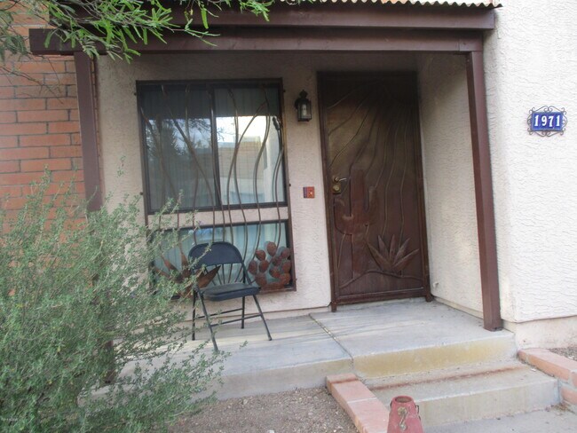 Building Photo - 1971 N Palo Verde Blvd