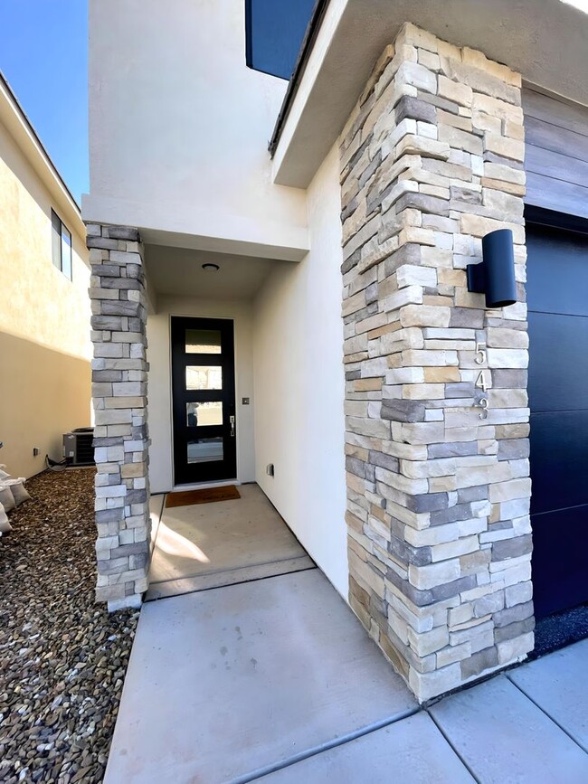 Building Photo - 543 Stewart Crk Cv