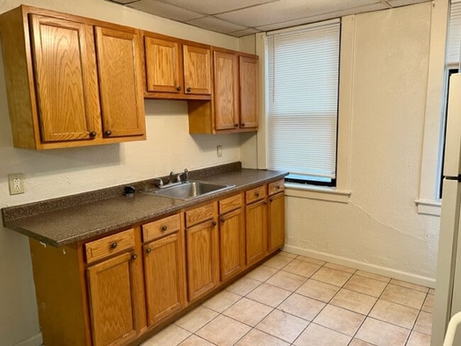 Building Photo - 118 Kirk Ave