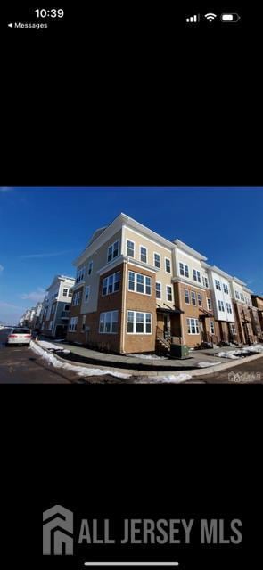 Building Photo - 302 South Dr