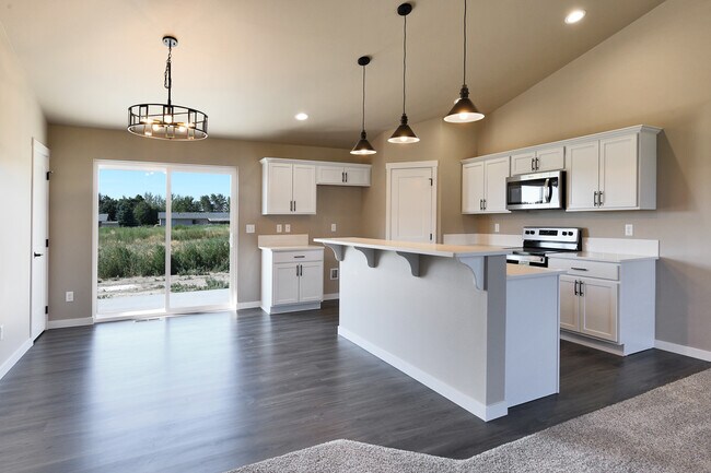 Building Photo - 403 Pear Dr