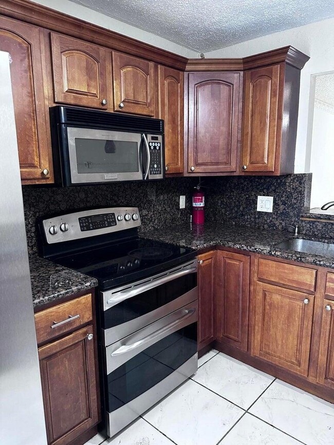 Building Photo - 6200 S Falls Cir Dr
