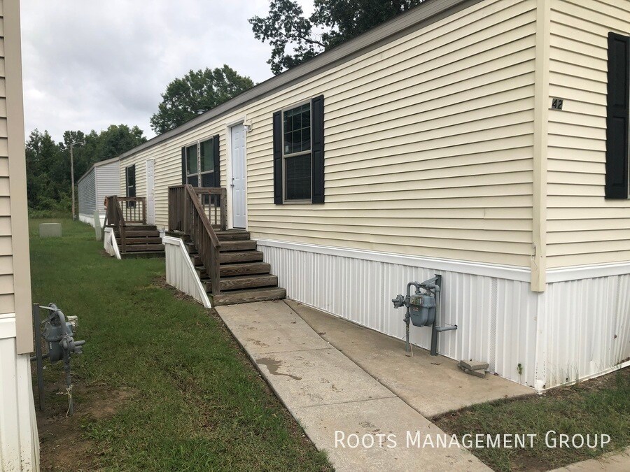 200 Paradise Acres Rd, Carterville, IL 62918 House Rental in