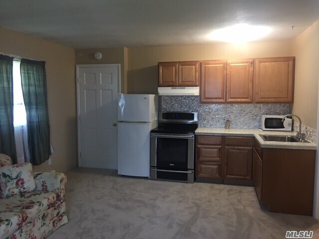 Building Photo - 1212 McFadden Dr