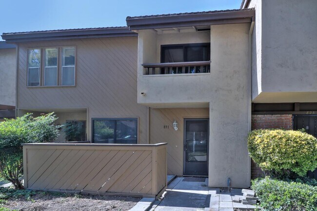 Foto del edificio - 891 Beaver Creek Way