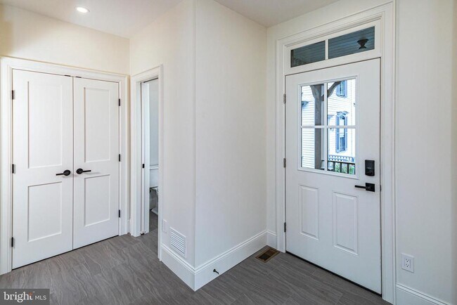 Foto del edificio - 22 Dickinson St