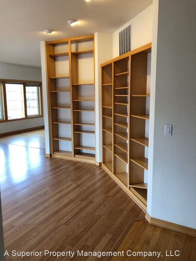 Foto del edificio - 2 br, 2 bath House - 1030 NW Milwaukee Ave