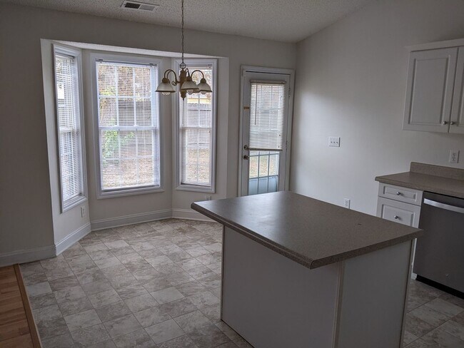 Foto del edificio - Escoba Bay Neighborhood 3 Bedroom Home