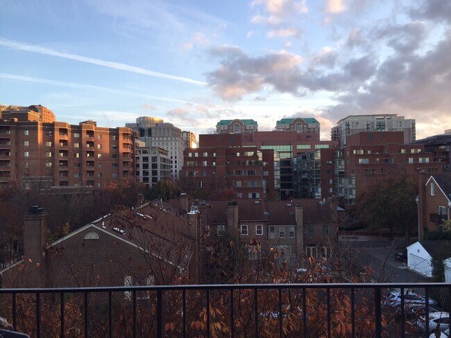 Foto del edificio - 1114 N Taylor St