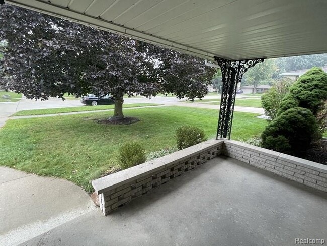 Building Photo - 34660 MacDonald Dr