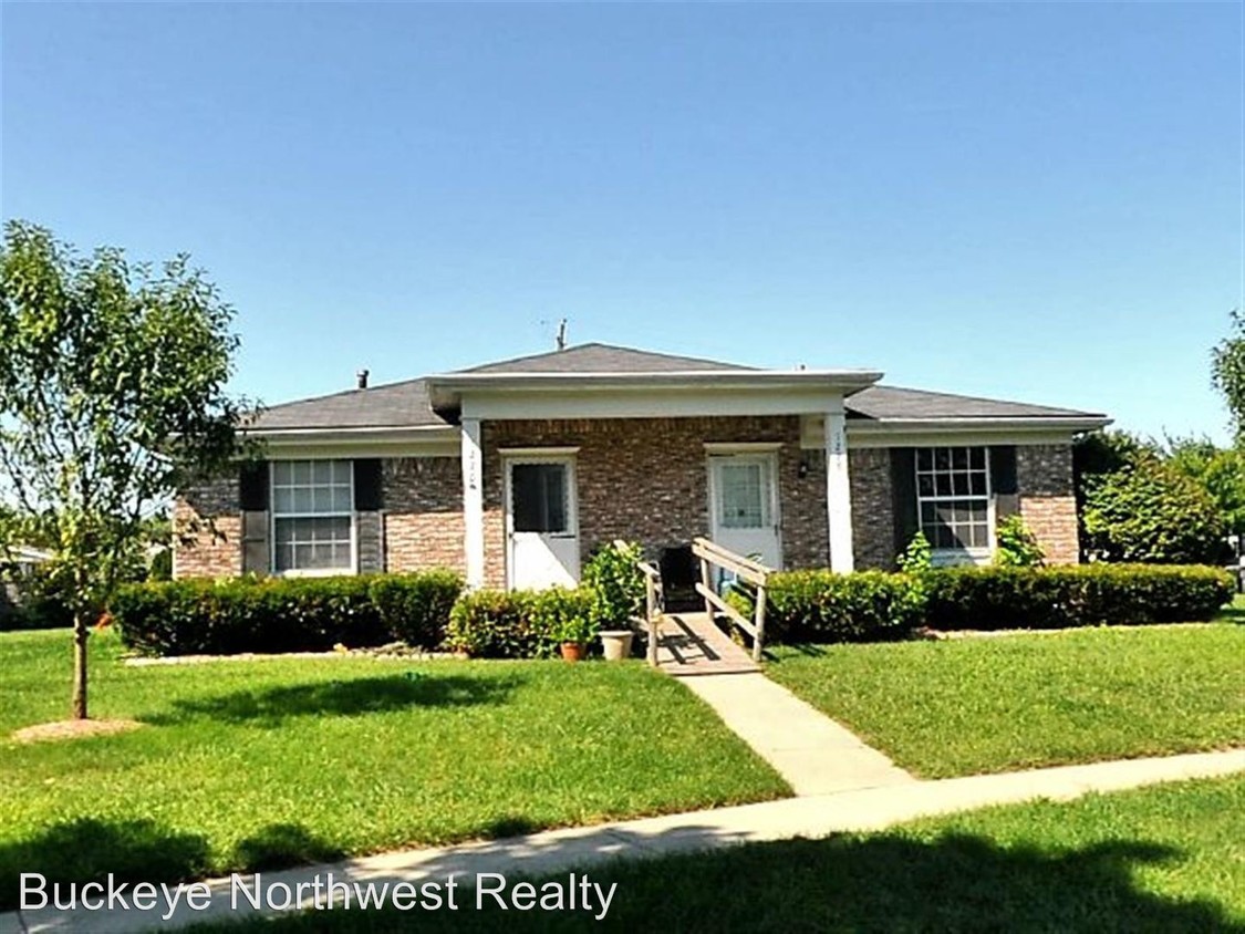 Primary Photo - 1228 S Creek Ln