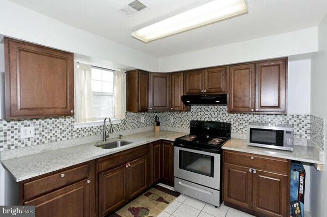 Building Photo - 7818 Cloister Pl
