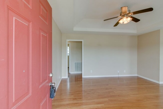 Building Photo - 1002 Poppy Seed Dr