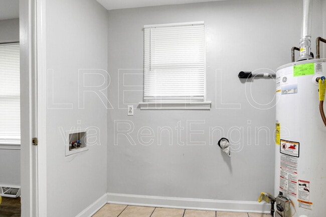 Building Photo - 3224 Patricia Dr