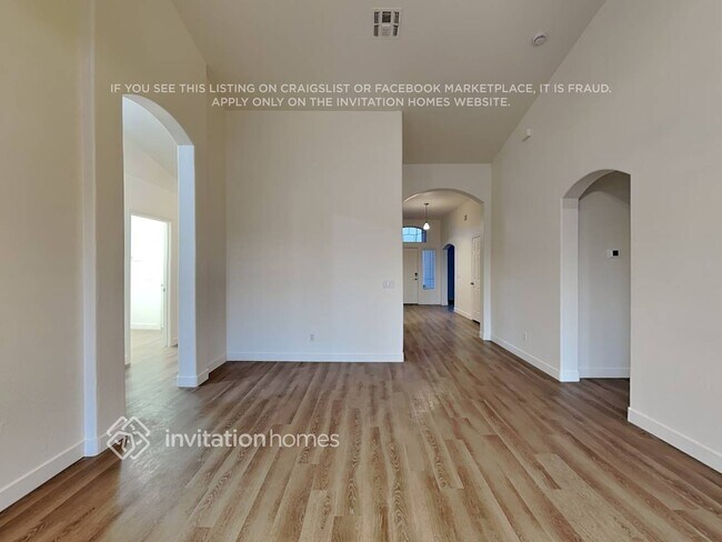 Foto del edificio - 482 N Falcon Dr