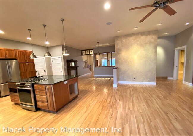Building Photo - 4 br, 4.5 bath House - 3501 11th Street NE