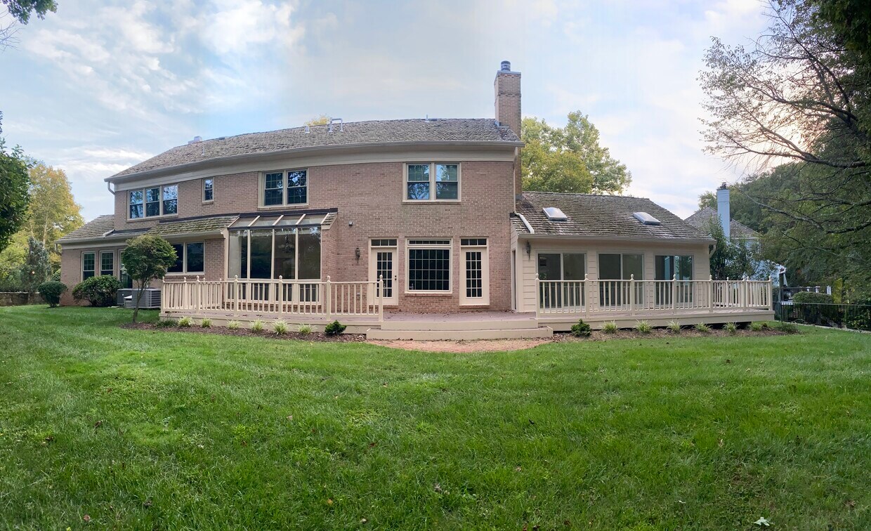 Building Photo - 10105 Flower Gate Terrace