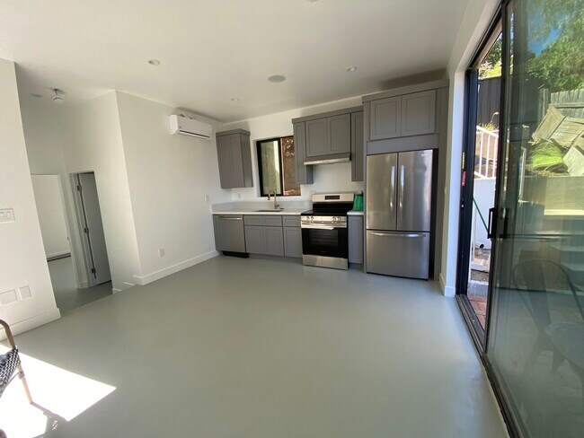 Building Photo - 4435 Radium Dr