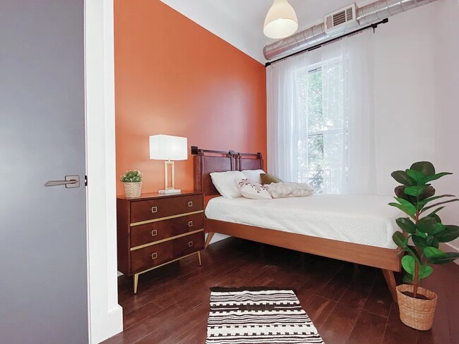 Furnished room/NOT APARTMENT - Furnished room/NOT APARTMENT