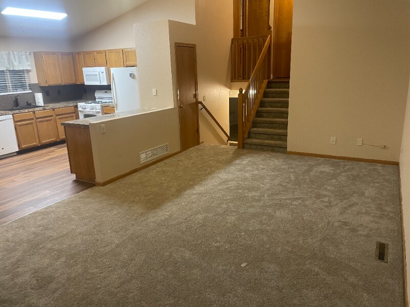 Primary Photo - 4318 Suncreek Dr