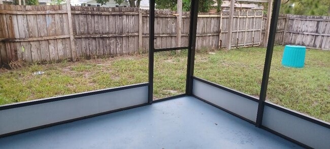 Building Photo - 605 18th Ct