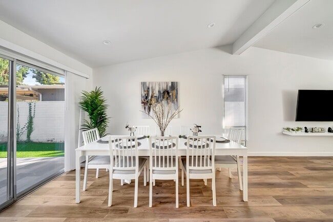 Foto del edificio - 22998 Valerio St