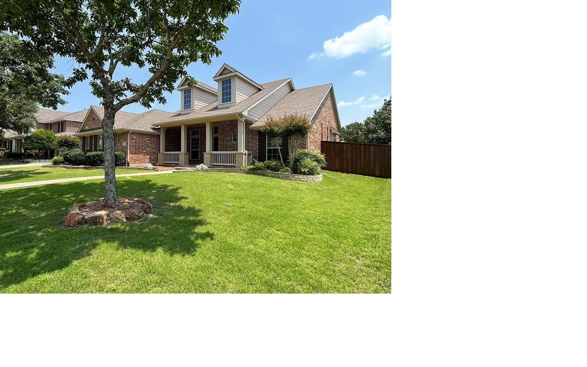 Building Photo - 604 Peacock Dr