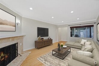 Building Photo - 15457 Moorpark St