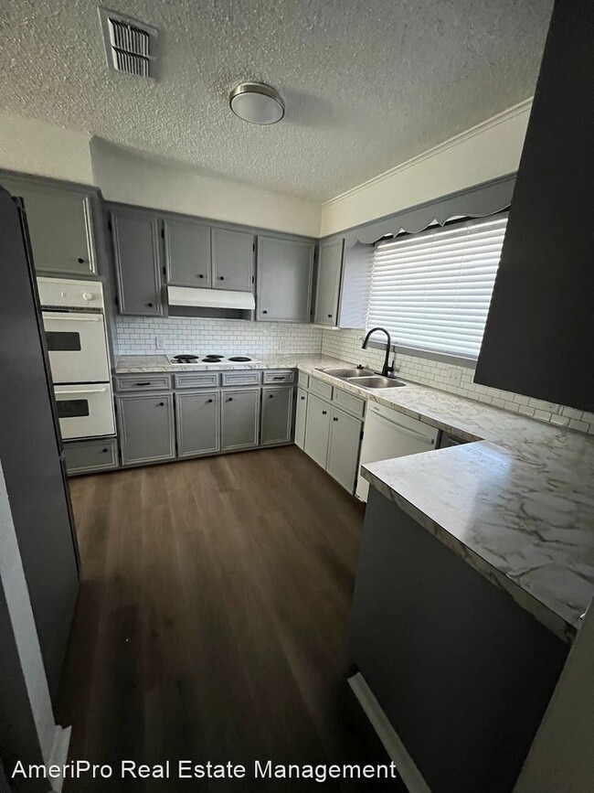 Building Photo - 3 br, 2 bath House - 113 Shalimar Dr.