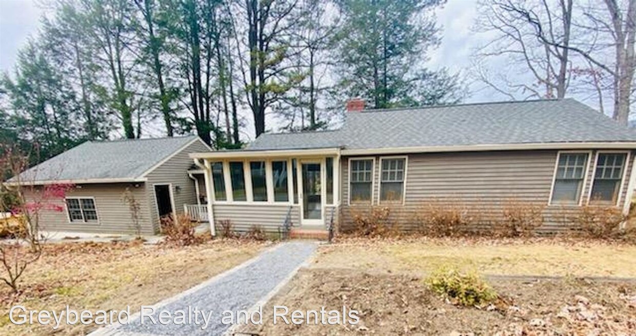 Foto principal - 3 br, 1.5 bath House - 601 Laurel Ave
