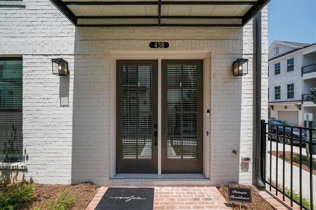 Building Photo - 438 Burton Dr