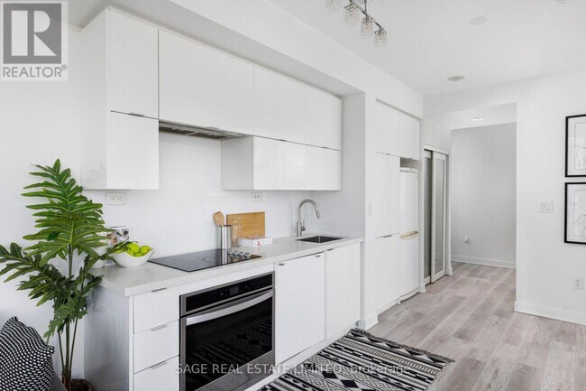 Building Photo - 21 Iceboat Terr