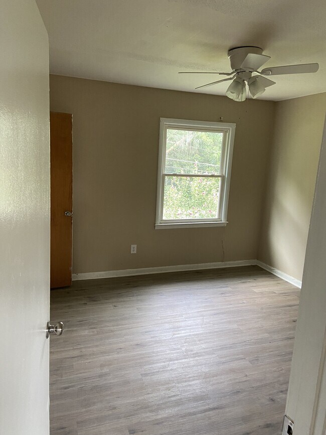 Building Photo - 1307 County Home Rd