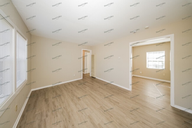 Photo - 1020 S Holly Dr House