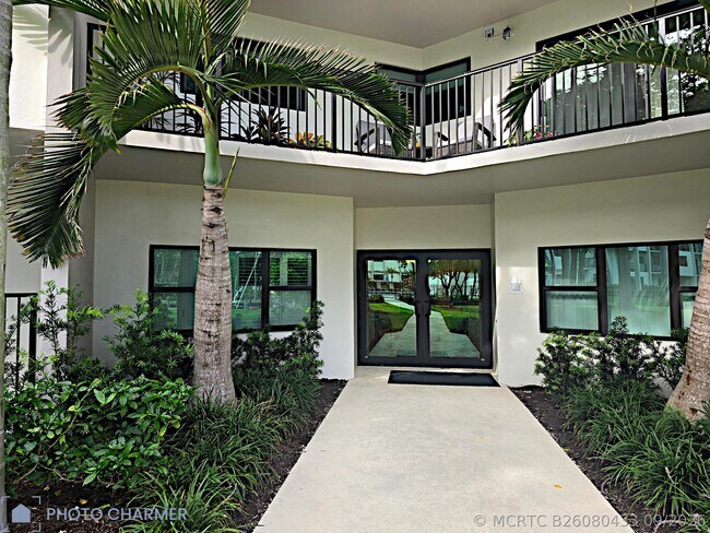 Building Photo - 1000 River Reach Dr