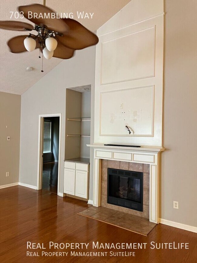 Building Photo - 703 Brambling Way