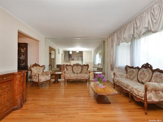 Foto del edificio - 3238 Perry Ave