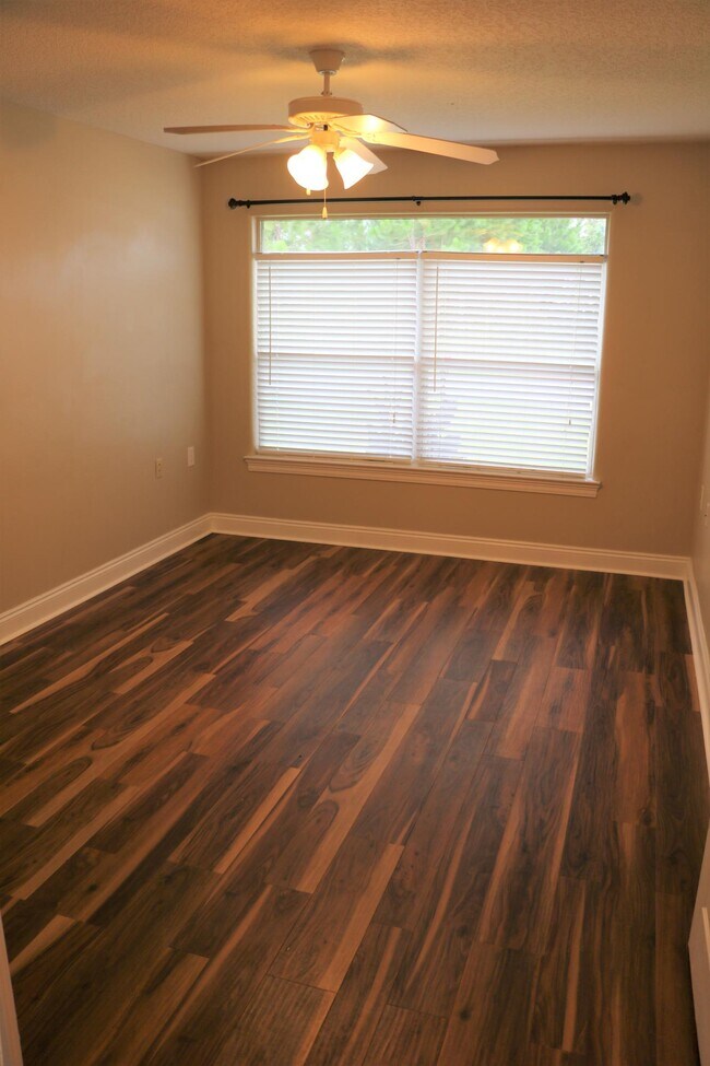 Foto del edificio - 6420 Old Harbor Ct