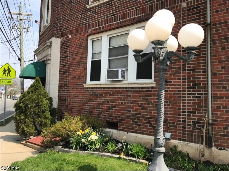 Foto principal - 175 Pompton Ave