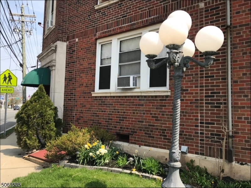 Primary Photo - 175 Pompton Ave