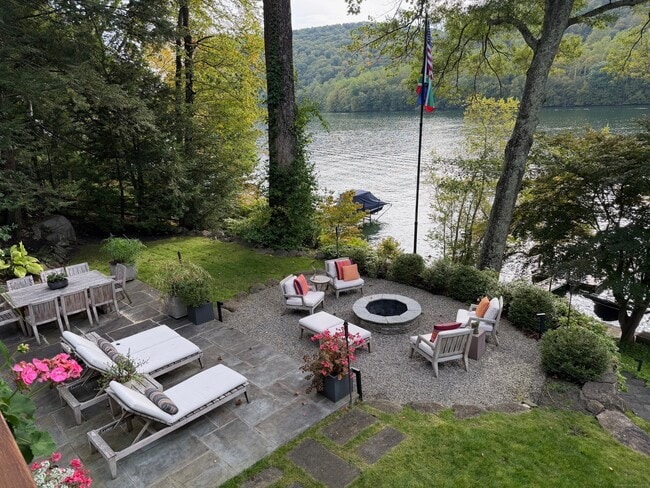 Foto del edificio - 21 Echo Dr