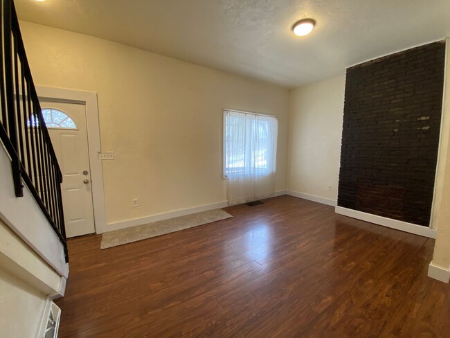 Building Photo - Beautiful 4BR house for rent