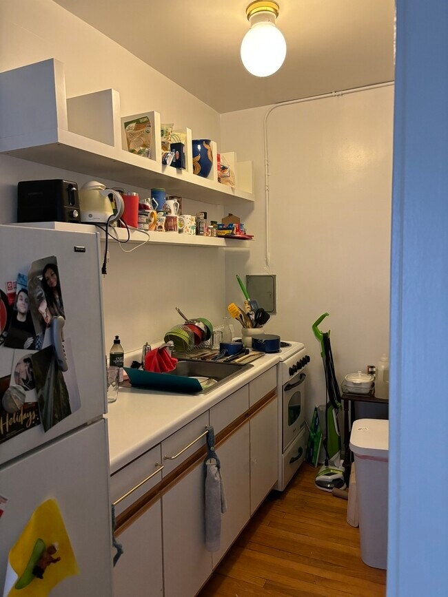 Foto del edificio - 3345 N Marshfield Ave Unit 306