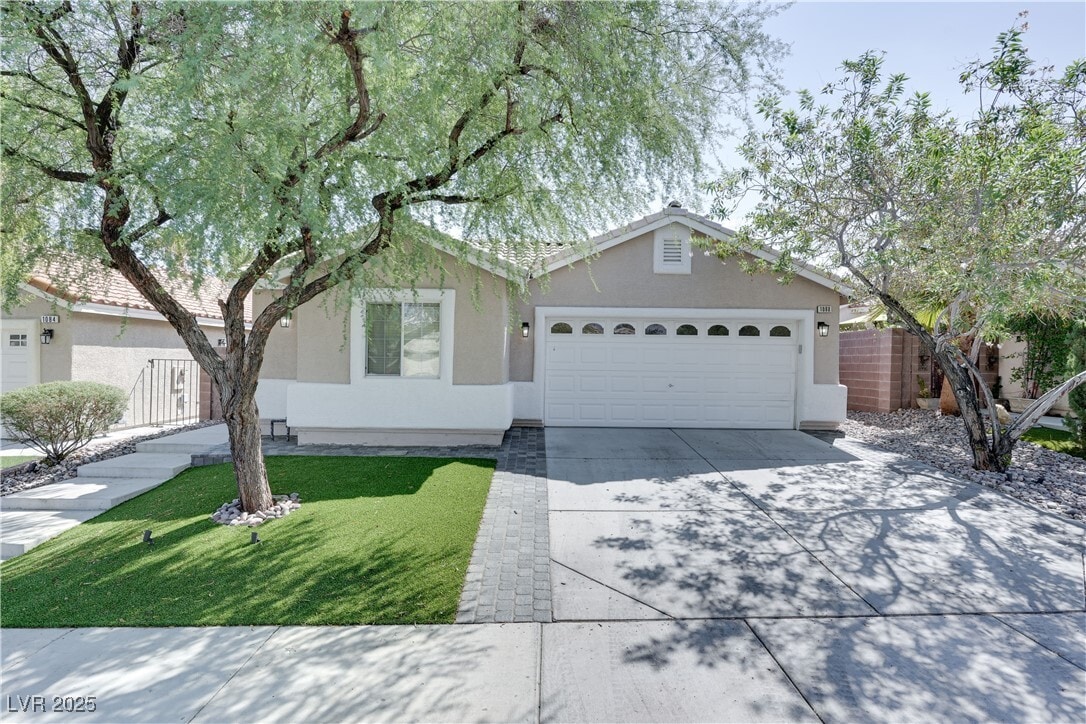 Foto principal - 1088 Snow Roof Ave