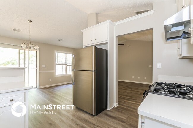 Building Photo - 125 Waters Edge Dr