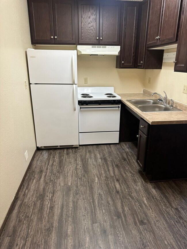 Foto del edificio - One Bedroom with Walk Out Patio