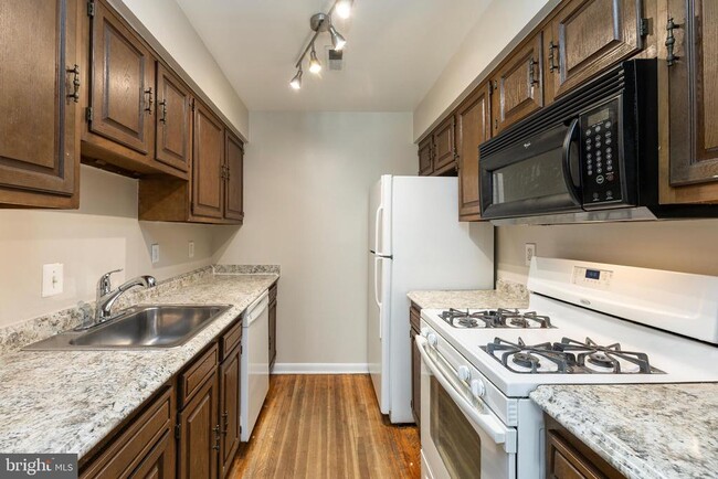 Foto del edificio - 2706 Ontario Rd NW